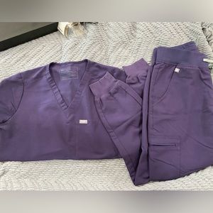Figs scrubs purple XS Catarina top XSP Zamora pants